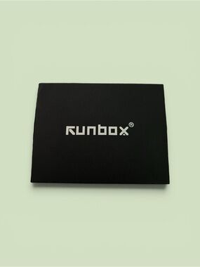 Brand New in Box Runbox minimalist leather wallet